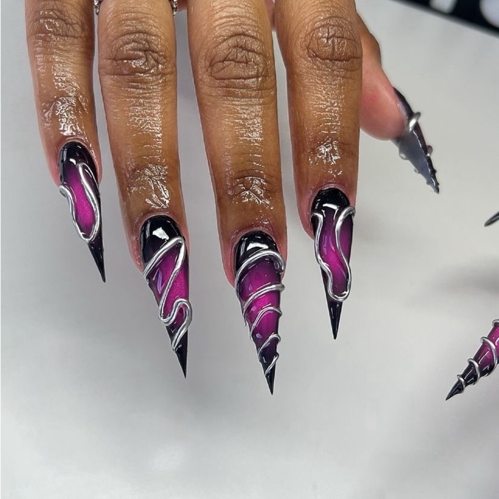 Black and Pink Stiletto Nail Art acrylic press-ons